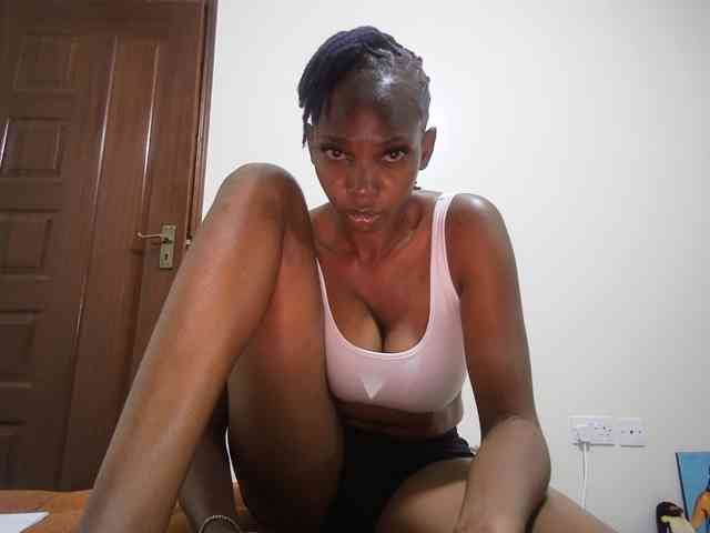 Queen-mom webcam