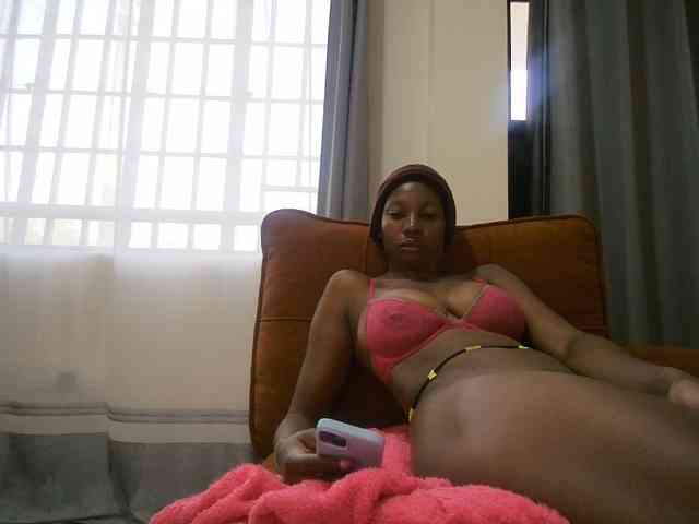 Queen-mom webcam
