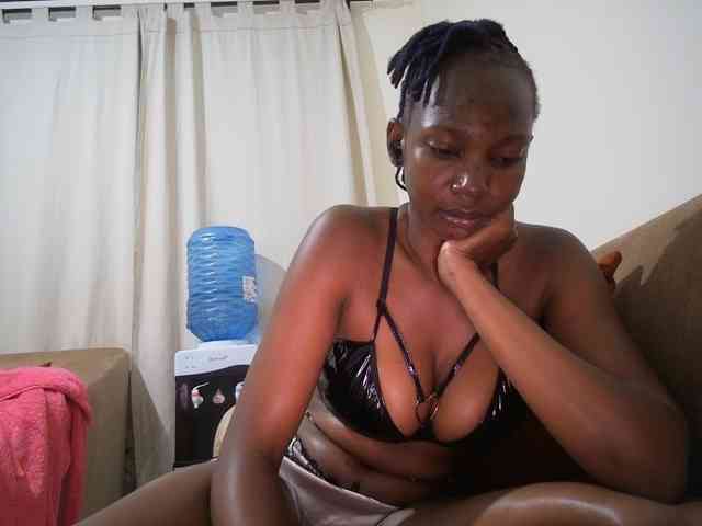 Queen-mom webcam