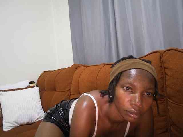 Queen-mom webcam
