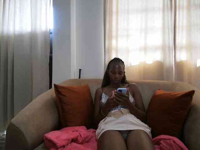 Queen-mom webcam