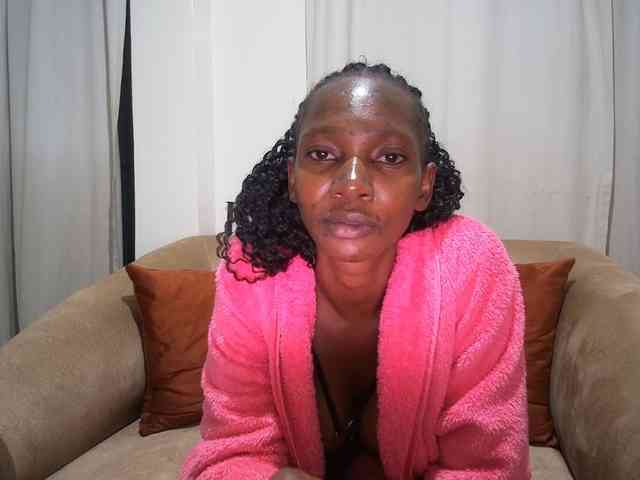 Queen-mom webcam