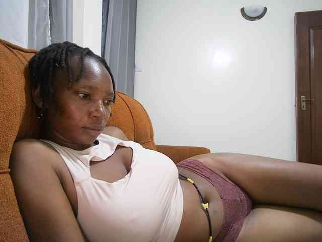 Queen-mom webcam