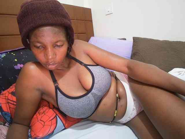 Queen-mom webcam