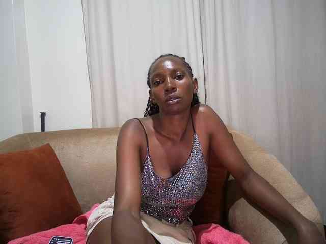 Queen-mom webcam