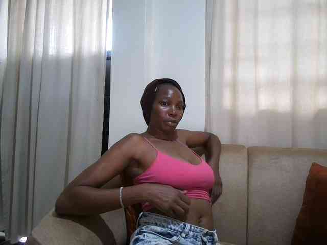 Model: Queen-mom