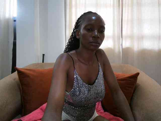 Queen-mom webcam