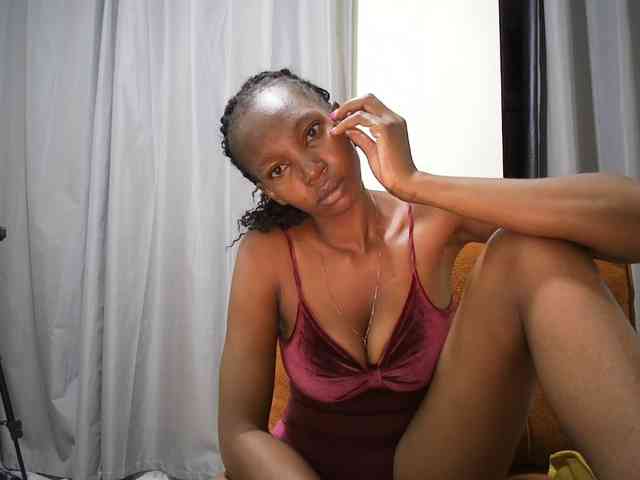Queen-mom webcam