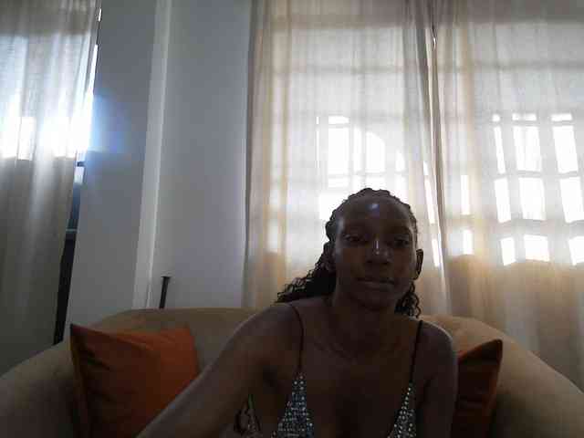 Queen-mom webcam