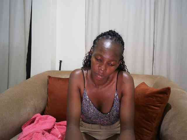 Queen-mom webcam
