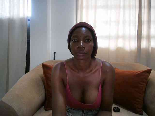 Queen-mom webcam
