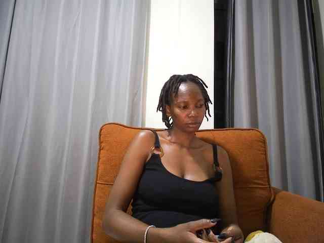 Queen-mom webcam