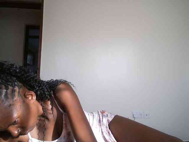 Queen-mom webcam