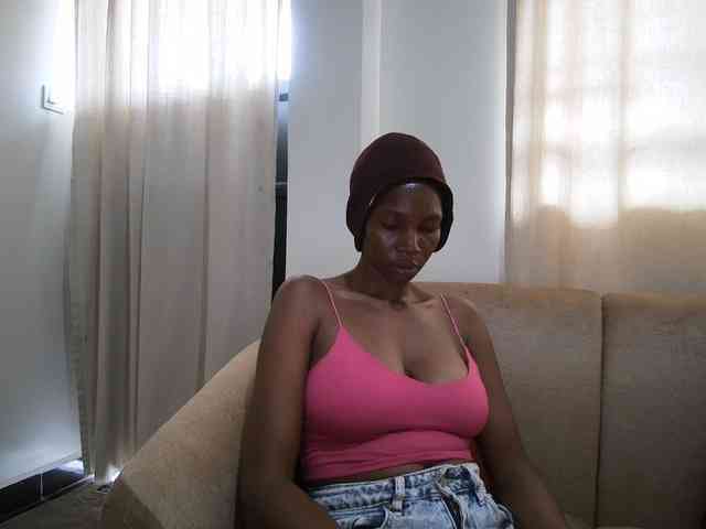 Queen-mom webcam