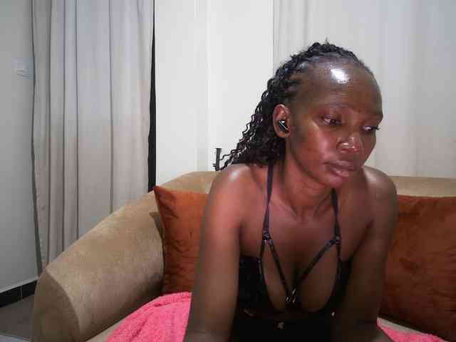 Queen-mom webcam