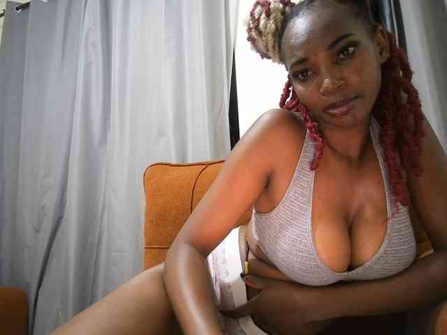 Queen-mom webcam