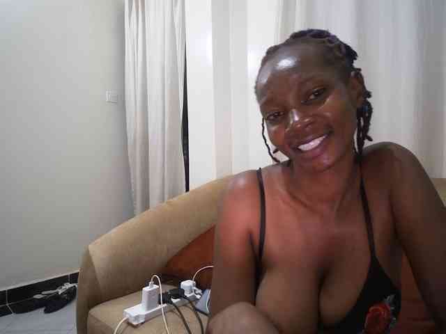Queen-mom webcam