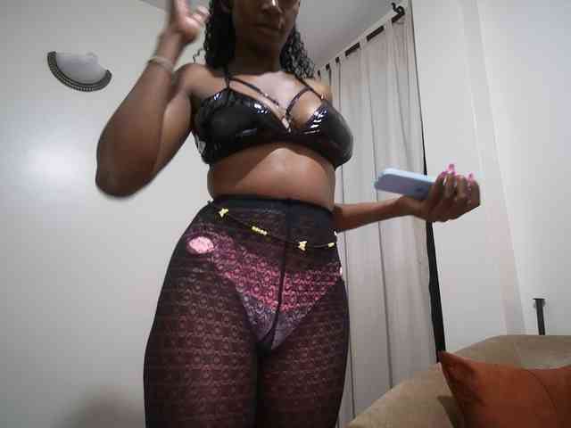Queen-mom webcam