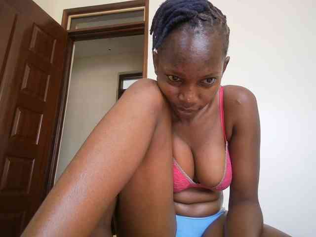 Queen-mom webcam