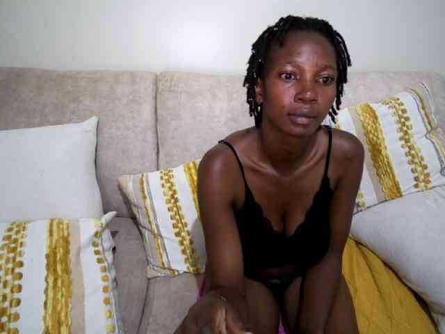 Queen-mom webcam
