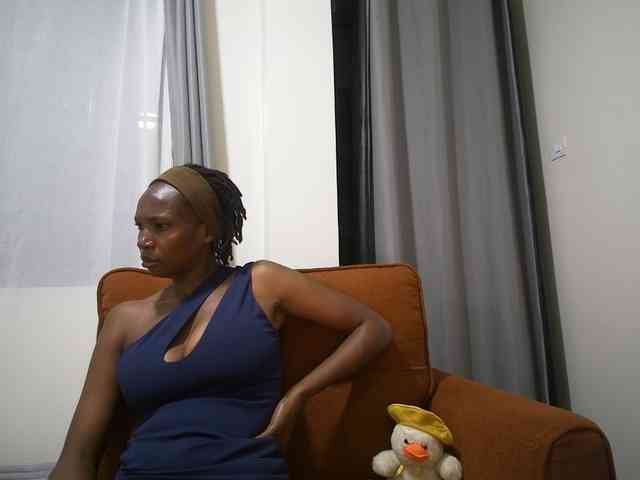 Queen-mom webcam