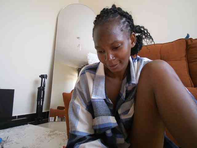 Queen-mom webcam