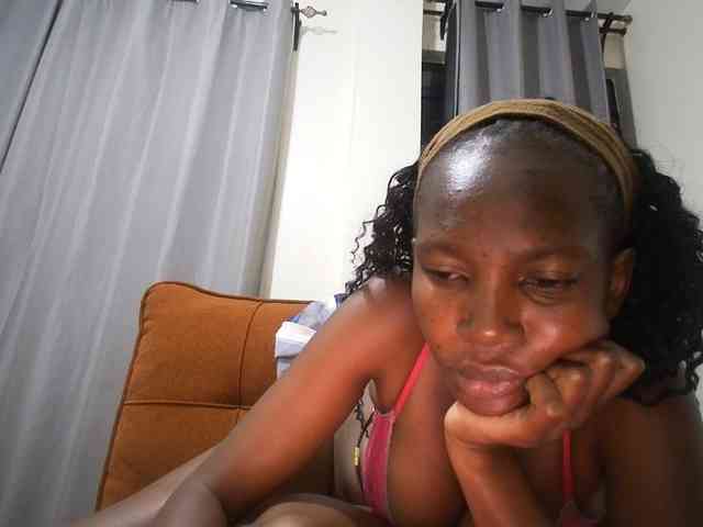 Queen-mom webcam