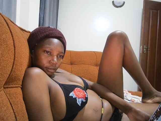 Queen-mom webcam