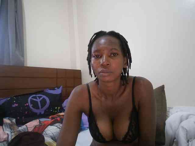 Queen-mom webcam