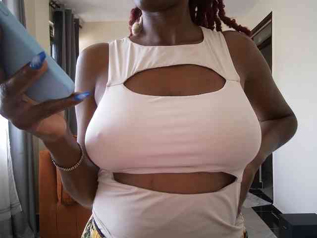 Queen-mom webcam