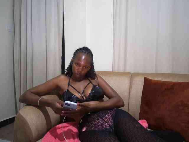 Queen-mom webcam
