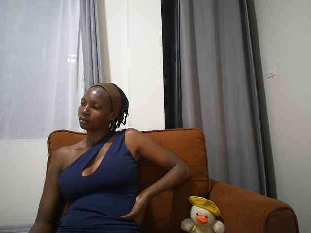 Queen-mom webcam
