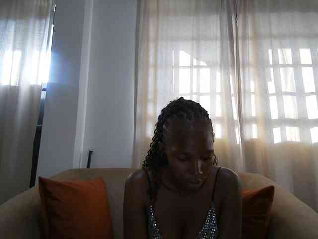 Queen-mom webcam