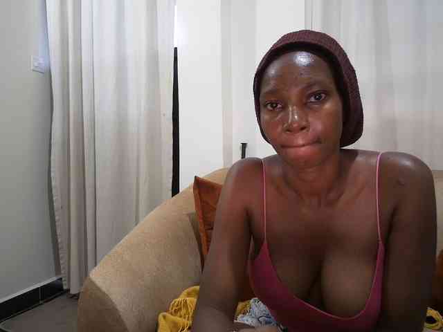Queen-mom webcam