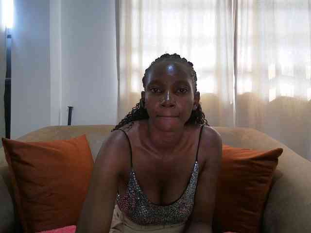 Queen-mom webcam