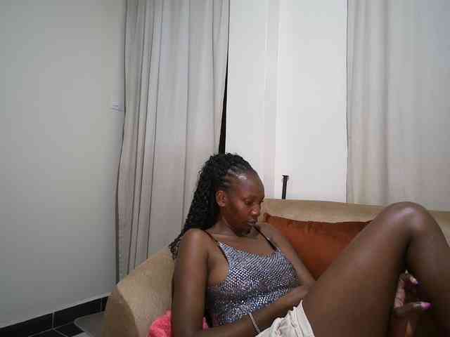 Queen-mom webcam
