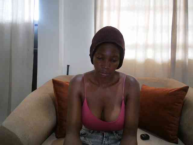 Queen-mom webcam