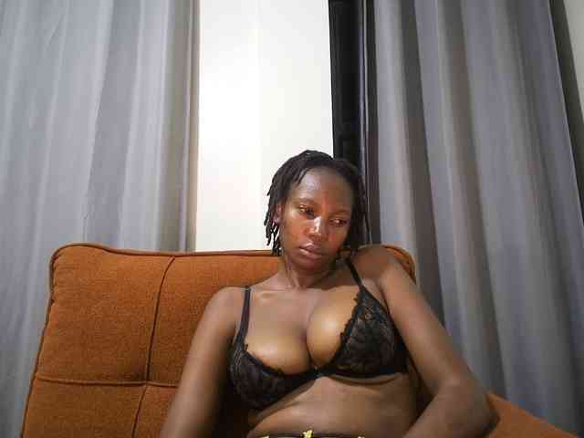 Queen-mom webcam
