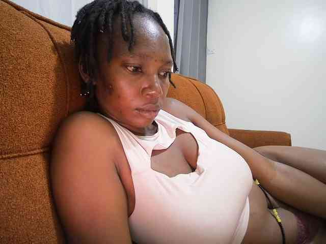 Queen-mom webcam