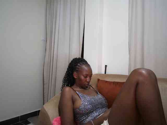 Queen-mom webcam