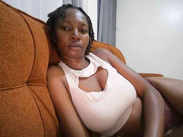 Queen-mom webcam