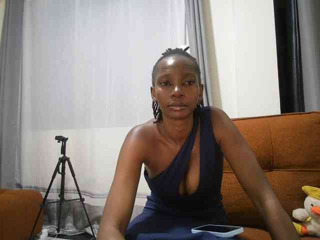 Queen-mom webcam
