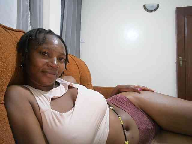Queen-mom webcam