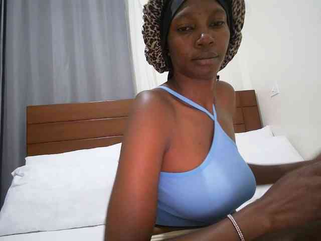 Queen-mom webcam