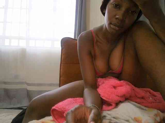 Queen-mom webcam