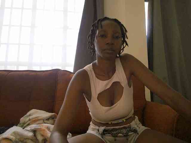 Queen-mom webcam