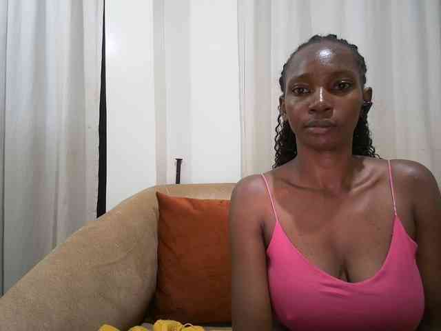 Queen-mom webcam