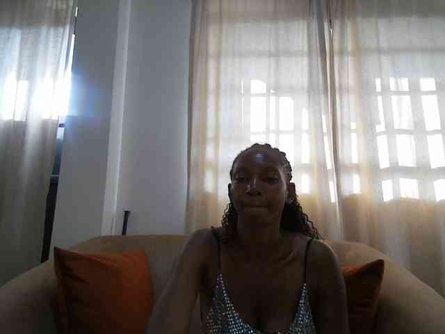 Queen-mom webcam