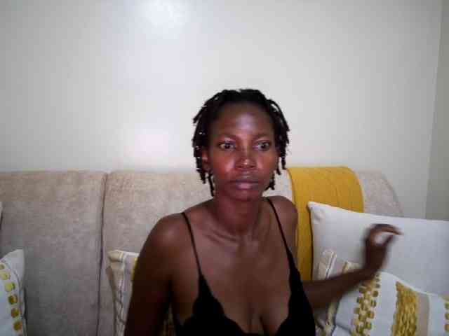 Queen-mom webcam