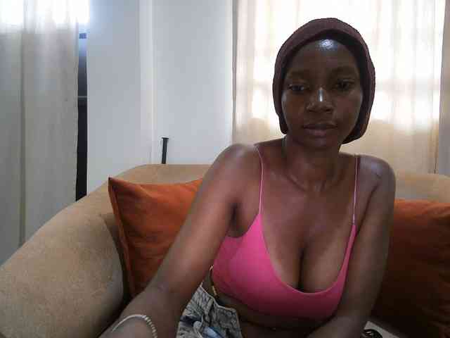 Queen-mom webcam